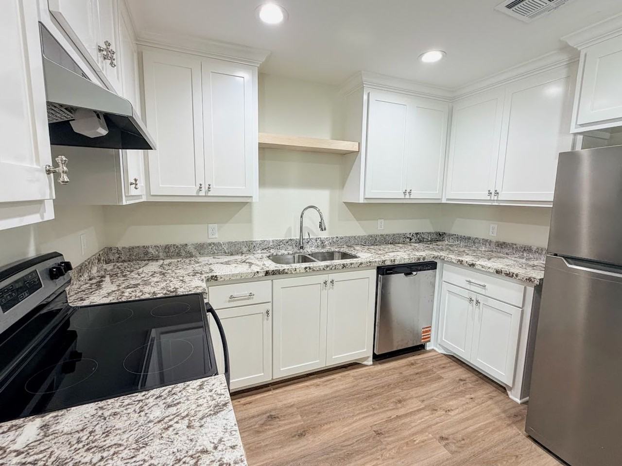 3715 Common St #B1 - Photo 6 of 22