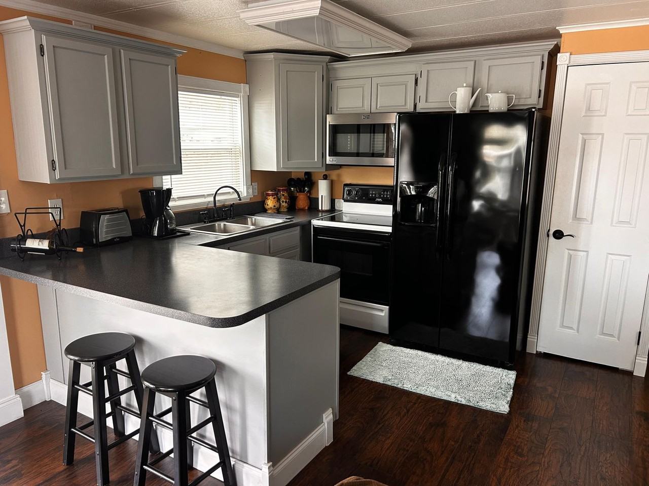 2291 E Bay Dr - Photo 3 of 6