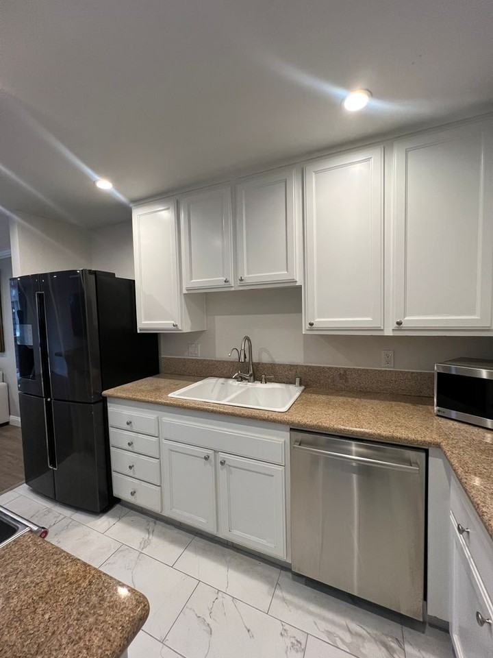 6526 Ocean Crest Dr #A214 - Photo 5 of 30