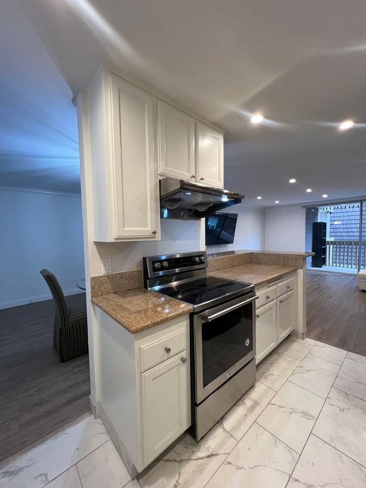 6526 Ocean Crest Dr #A214 - Photo 6 of 30