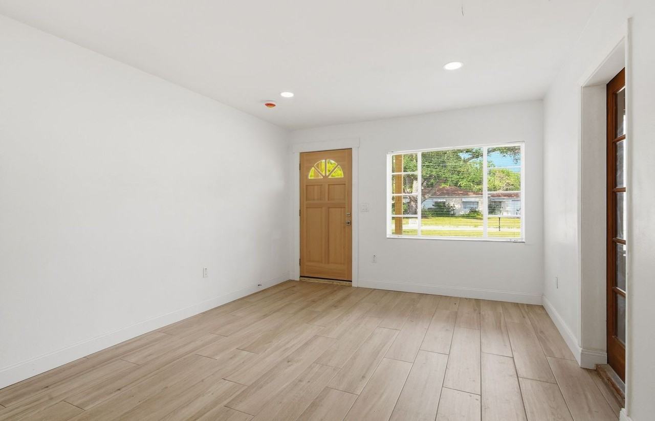 4325 S Coolidge Ave - Photo 5 of 27