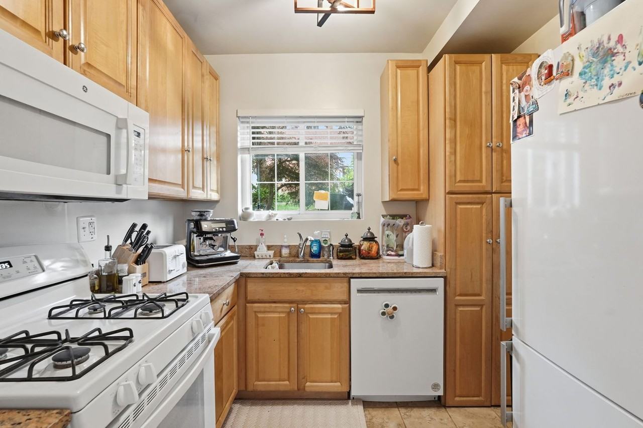 3727 Lyons Ln - Photo 5 of 23