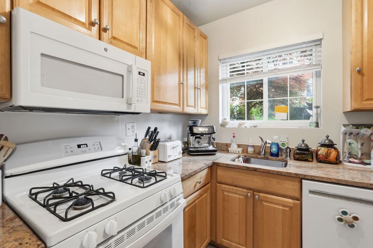 3727 Lyons Ln - Photo 6 of 23