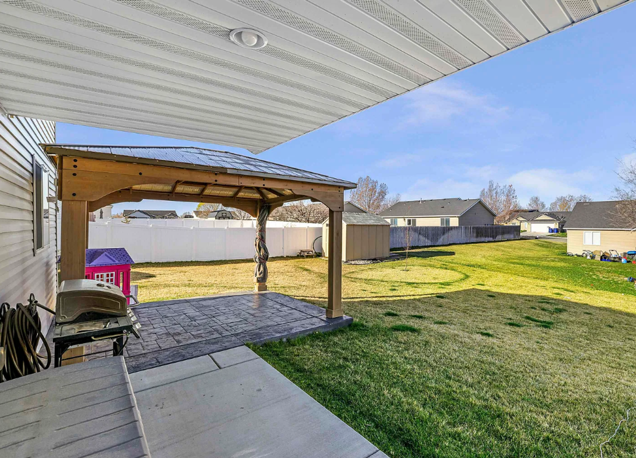 1421 N Birch St - Photo 2 of 11