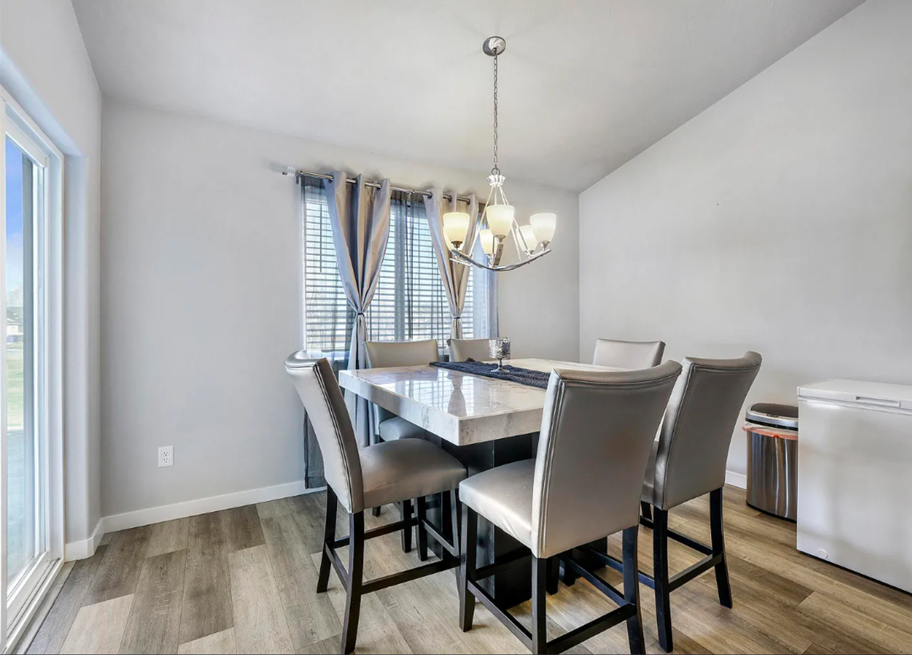 1421 N Birch St - Photo 6 of 11