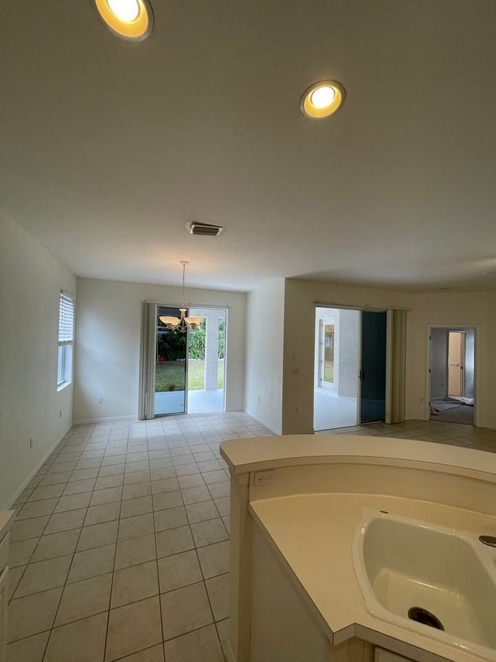 870 Greystone Ln - Photo 6 of 34