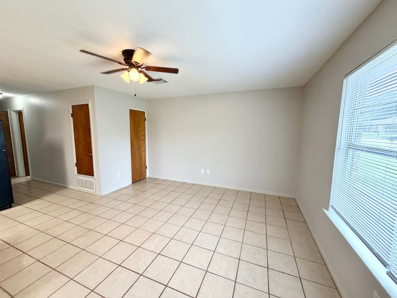 3447 Pewitt Dr - Photo 3 of 16