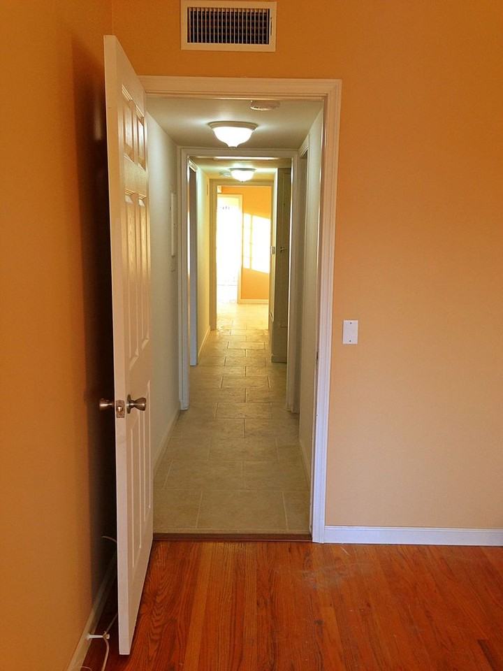 3412 W Victory Blvd - Photo 4 of 14