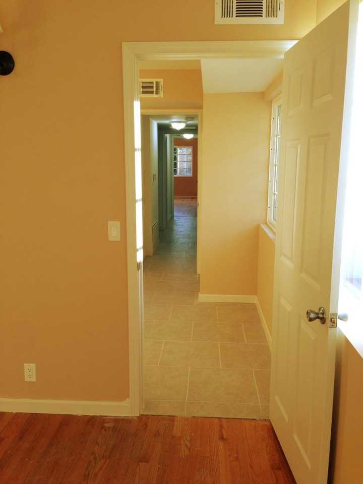 3412 W Victory Blvd - Photo 7 of 14