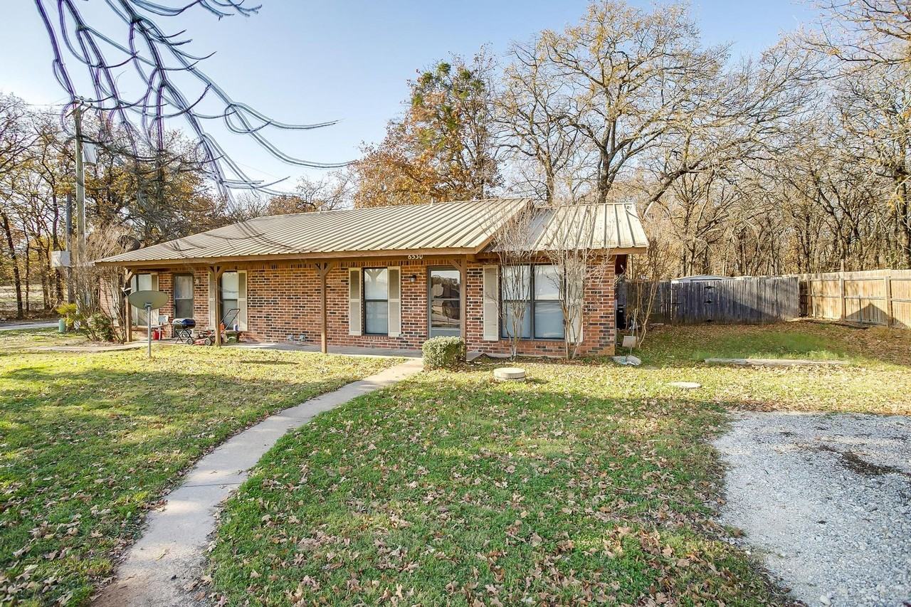 6530 Fall Creek Hwy - Photo 4 of 45