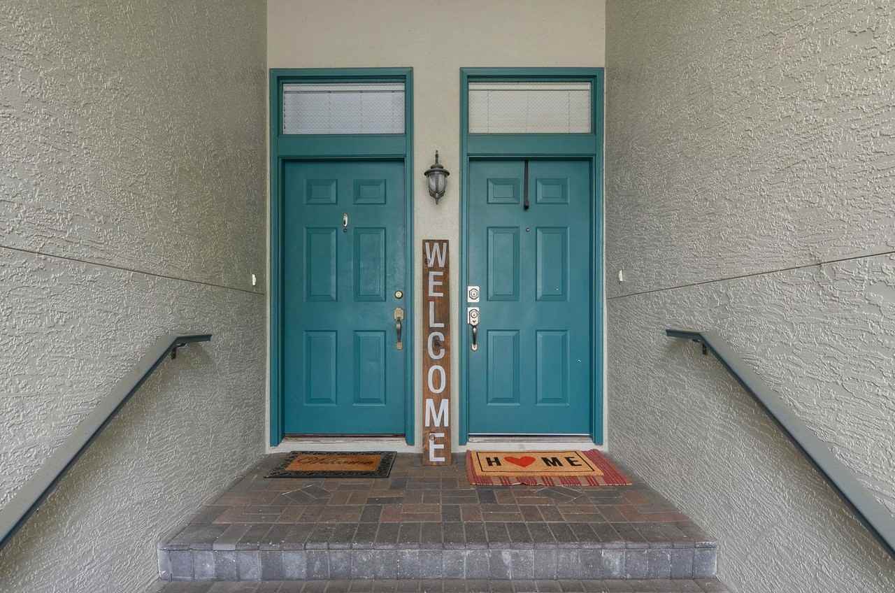 617 Tropical Breeze Way - Photo 2 of 26