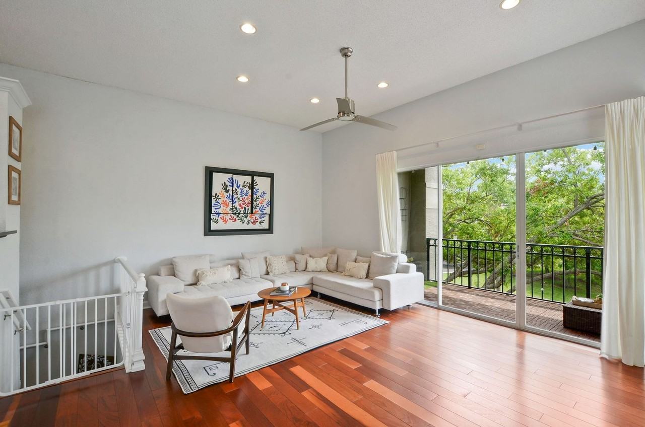 617 Tropical Breeze Way - Photo 5 of 26