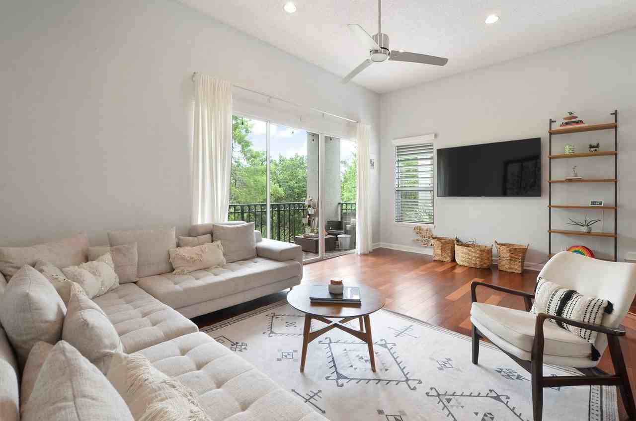 617 Tropical Breeze Way - Photo 6 of 26