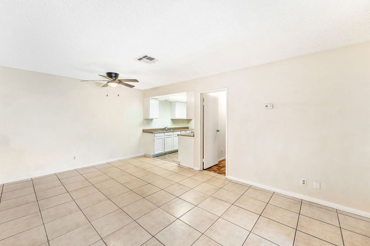 457 N Lamb Blvd #B - Photo 6 of 17