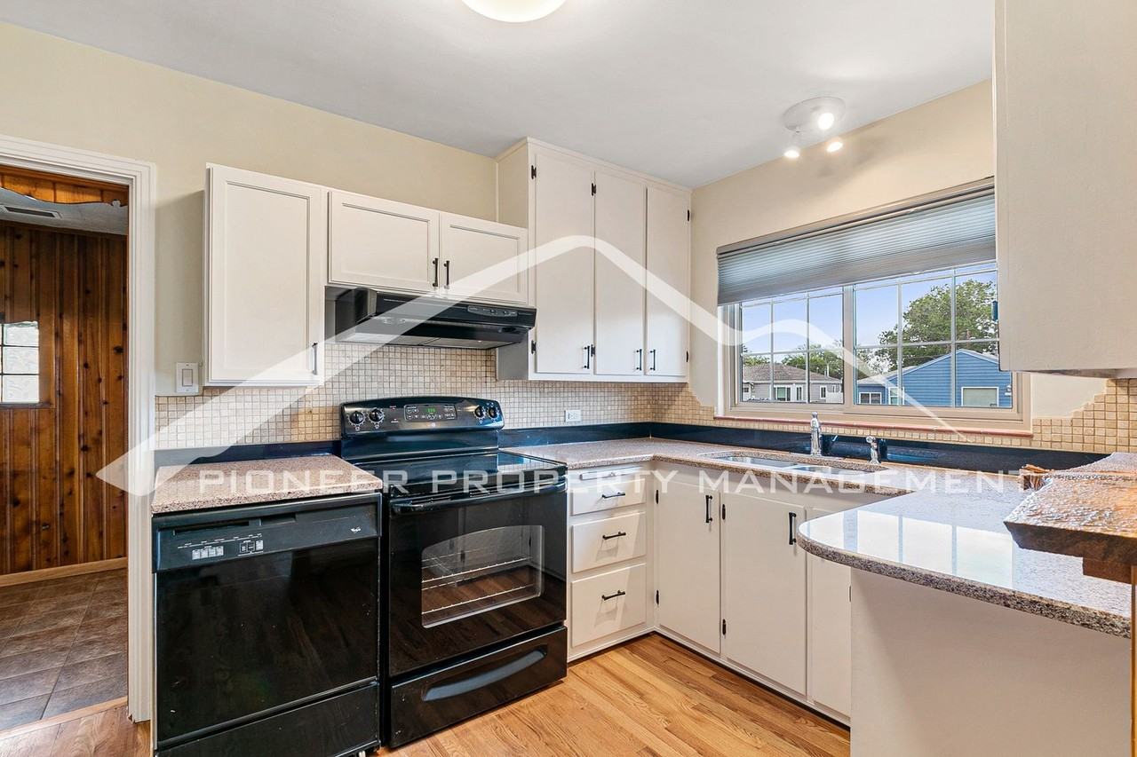 5073 Decatur St - Photo 5 of 23
