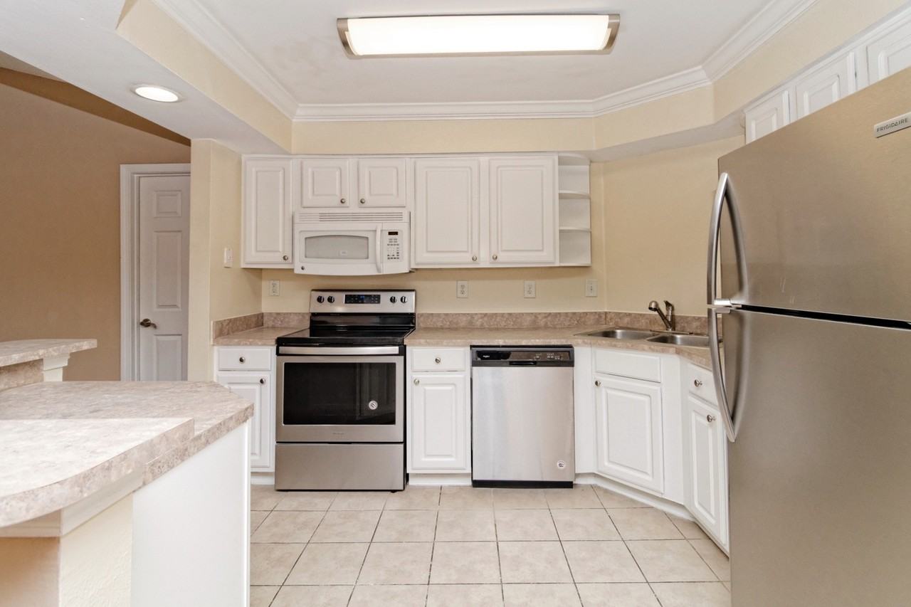 380 Marshland Rd #D28 - Photo 5 of 19