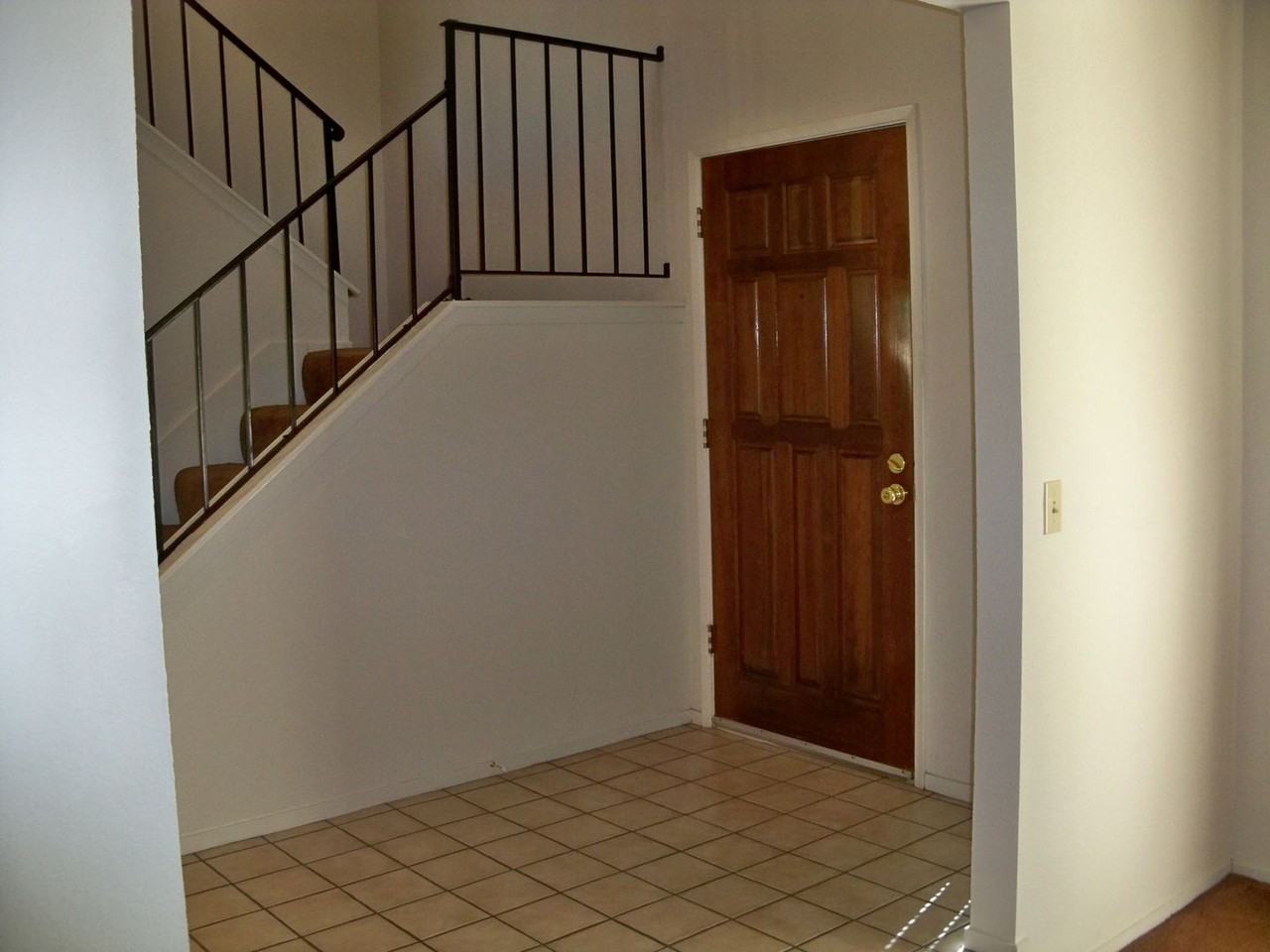 2124 Sunny Oak Ct - Photo 2 of 10