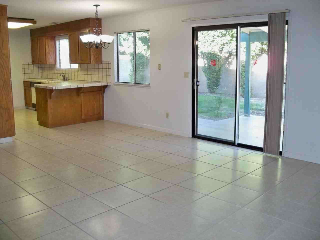 2124 Sunny Oak Ct - Photo 5 of 10