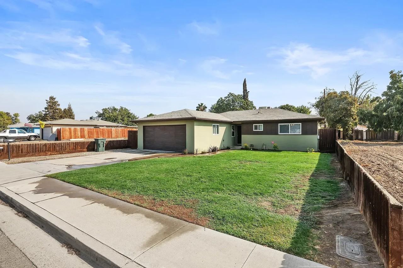 4335 W Tulare Ave - Photo 2 of 29