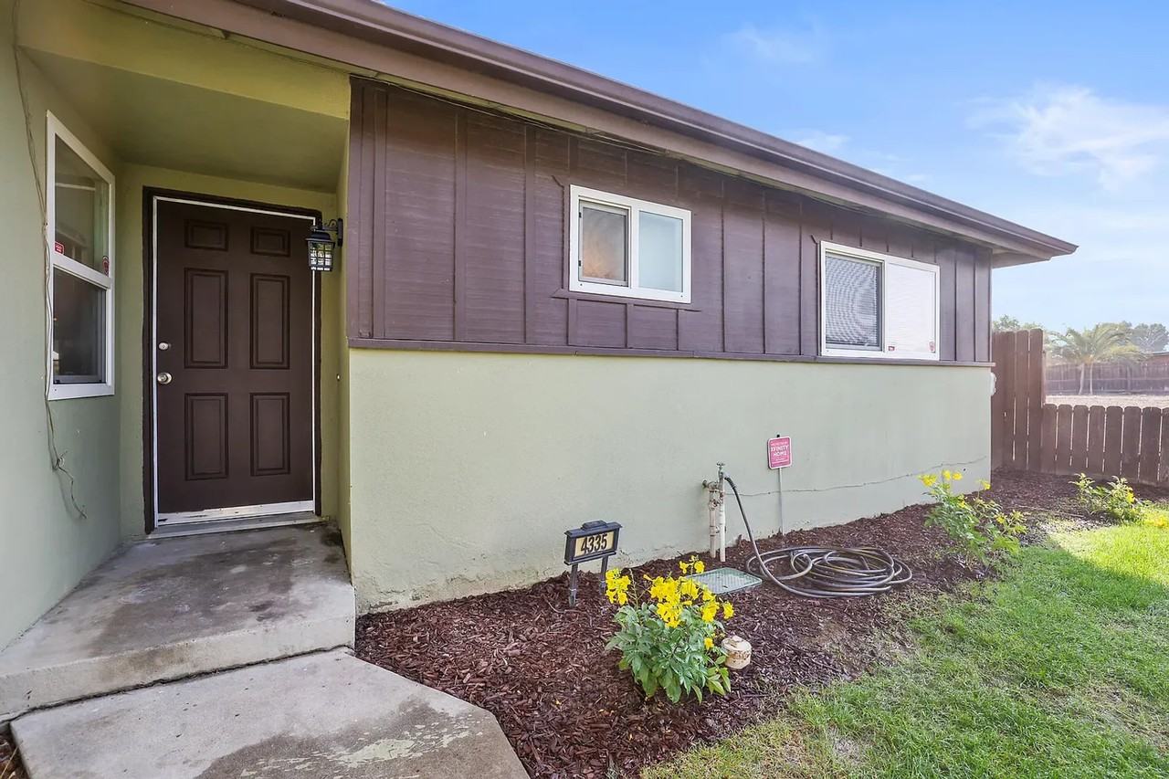 4335 W Tulare Ave - Photo 4 of 29