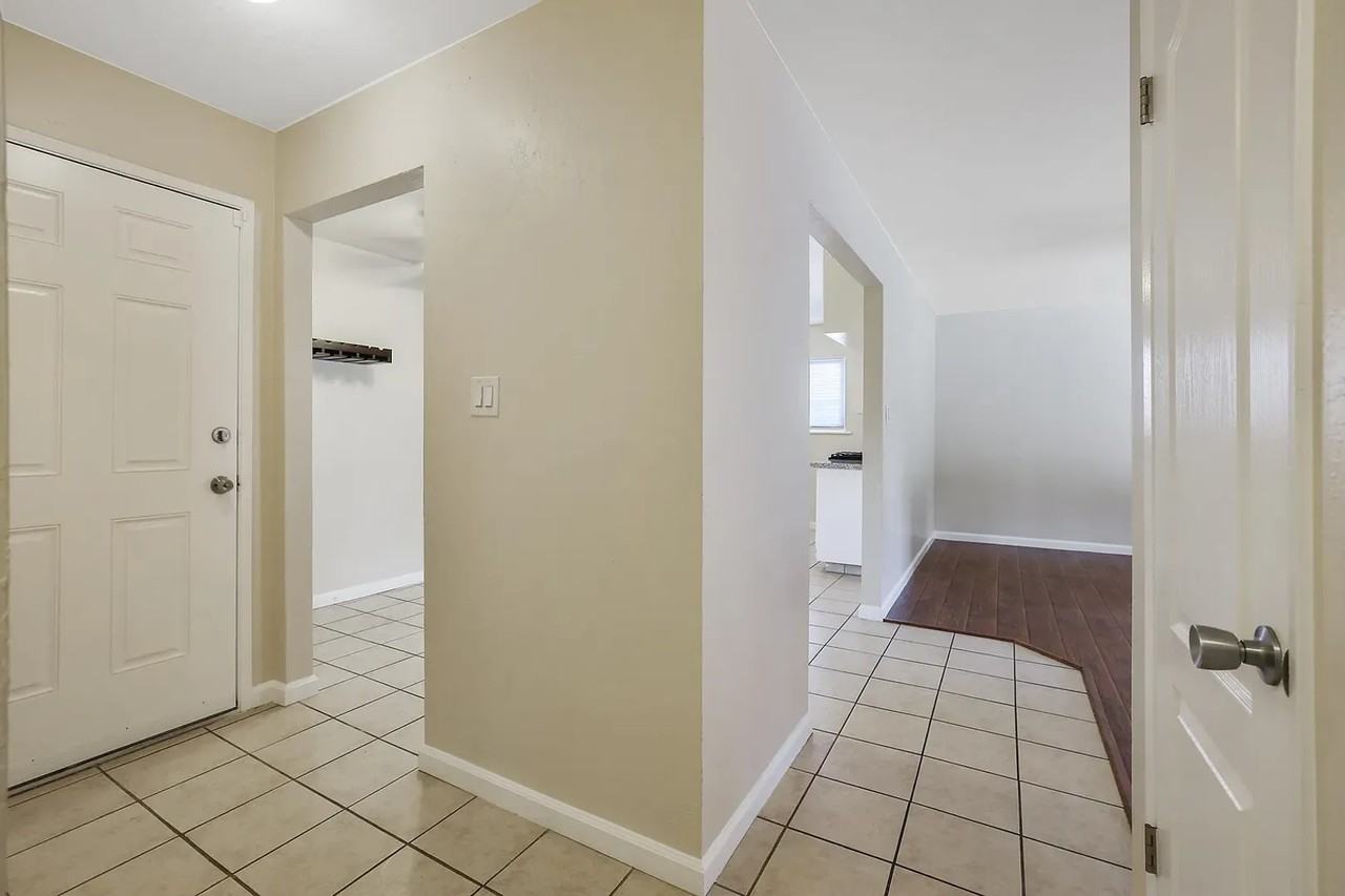 4335 W Tulare Ave - Photo 5 of 29