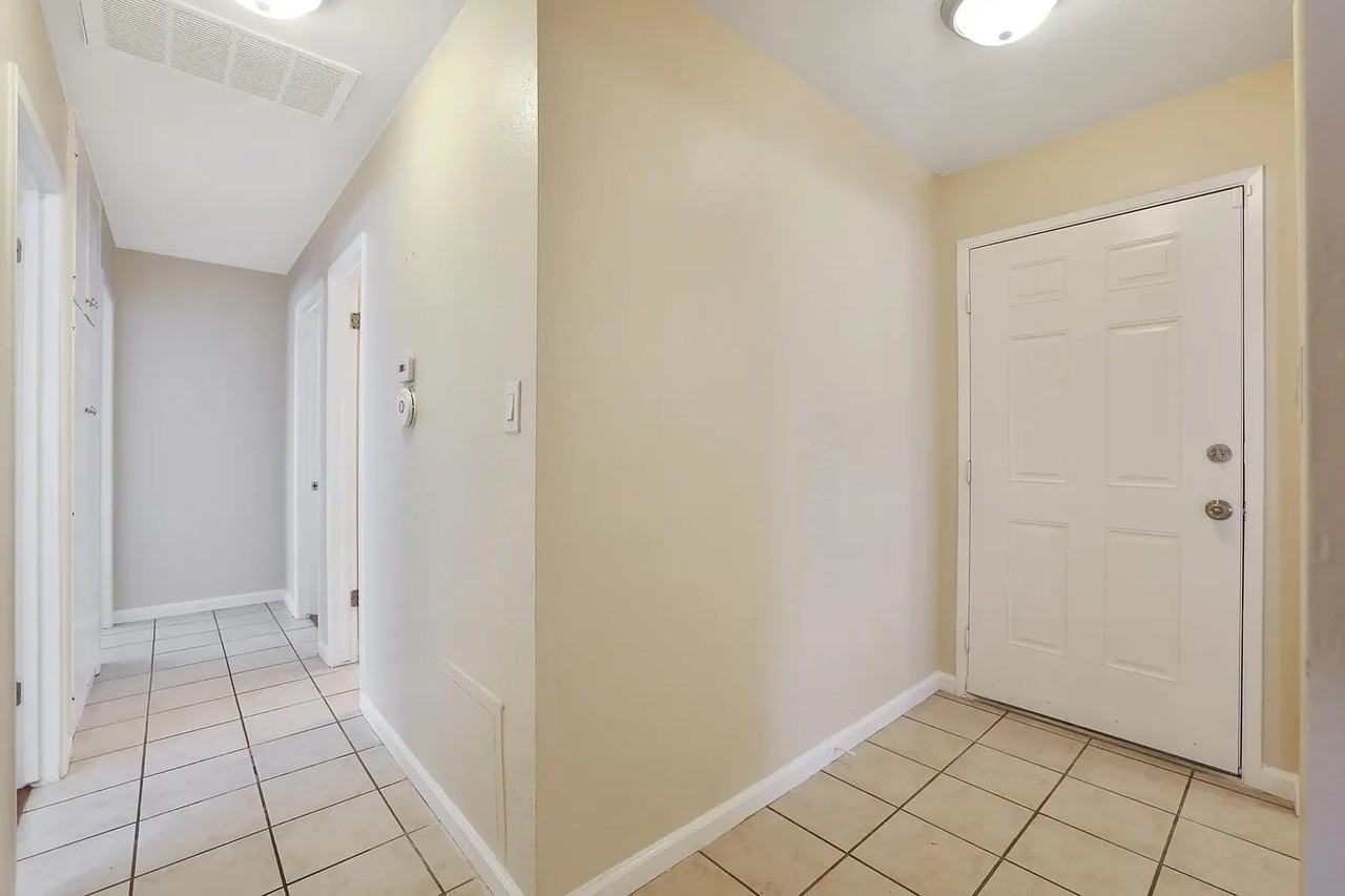 4335 W Tulare Ave - Photo 6 of 29