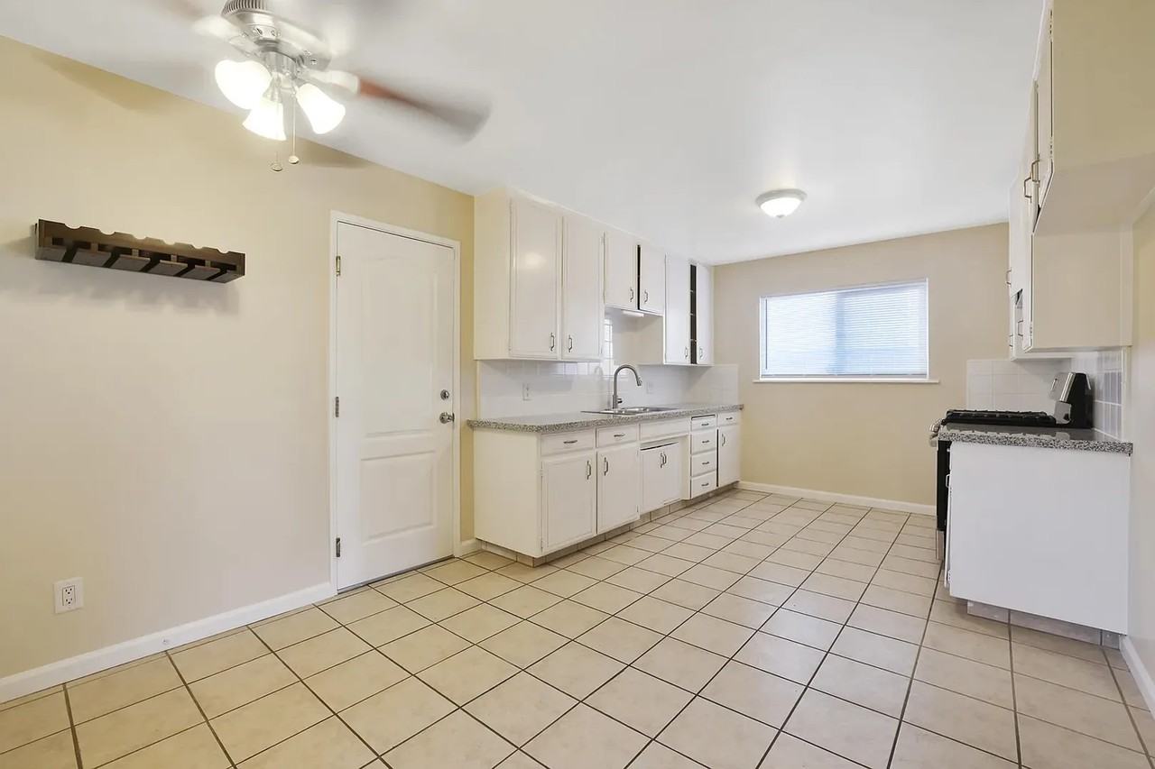 4335 W Tulare Ave - Photo 7 of 29