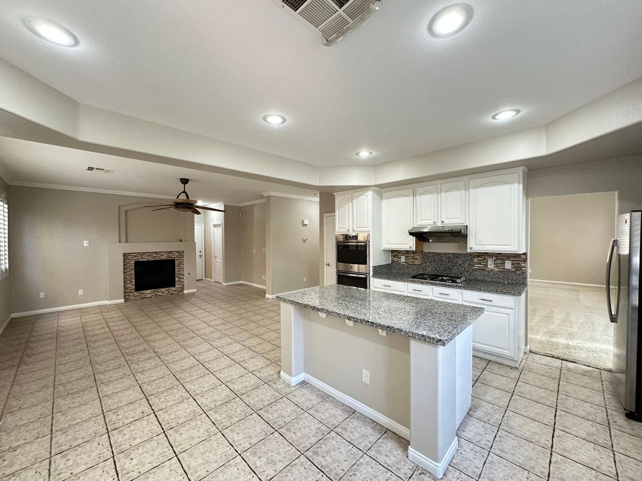 10661 Blue Nile Ct - Photo 5 of 28