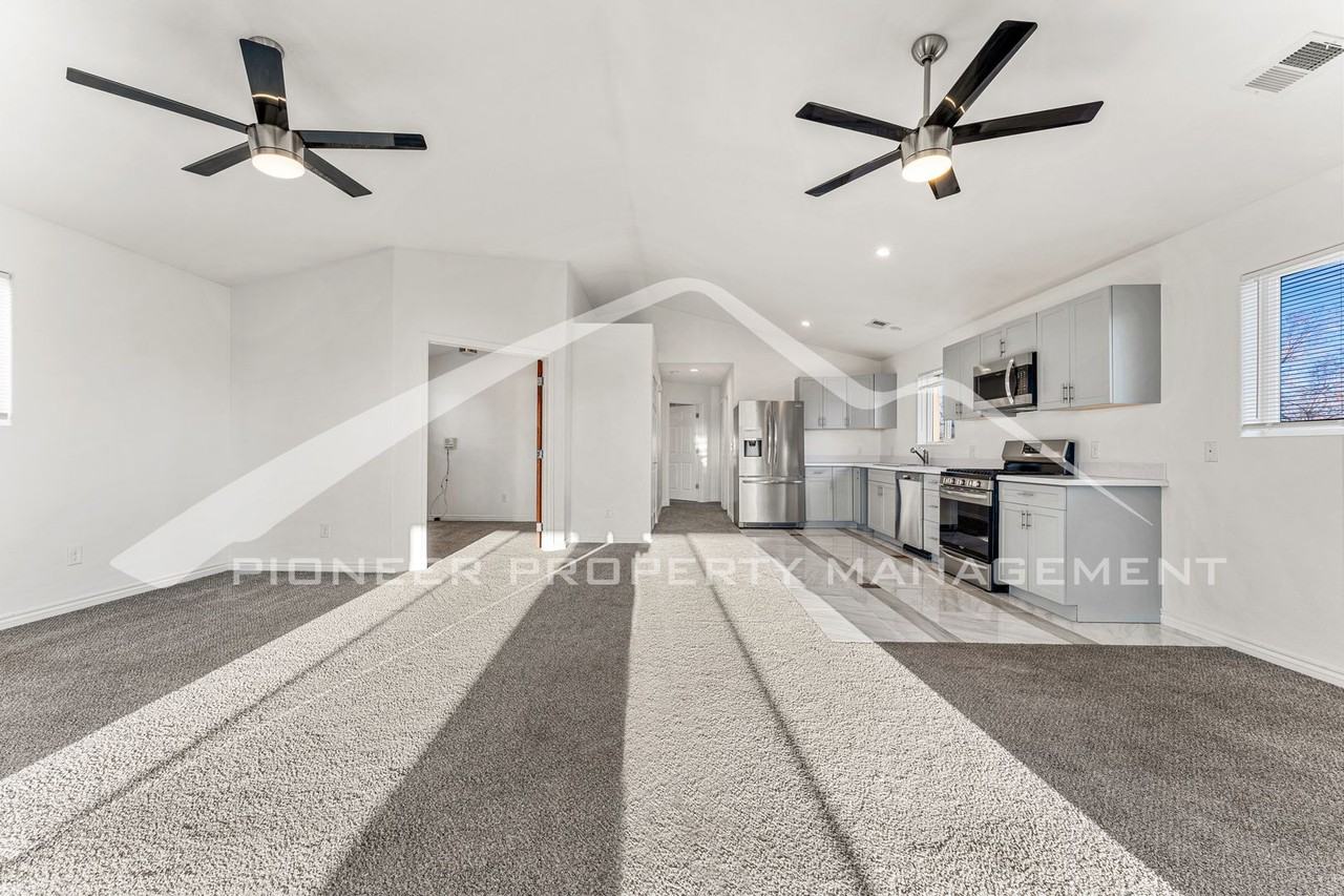 6634 Julian St - Photo 6 of 18