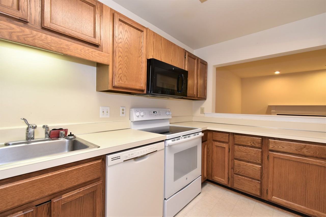 10702 Kings Riding Way #202 - Photo 5 of 22