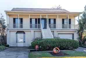 featured image of 5 Heatherstone Dr