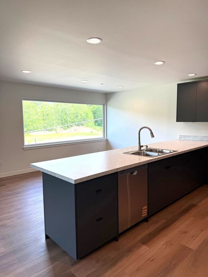 705 W Lake Samish Drive - Photo 4 of 42