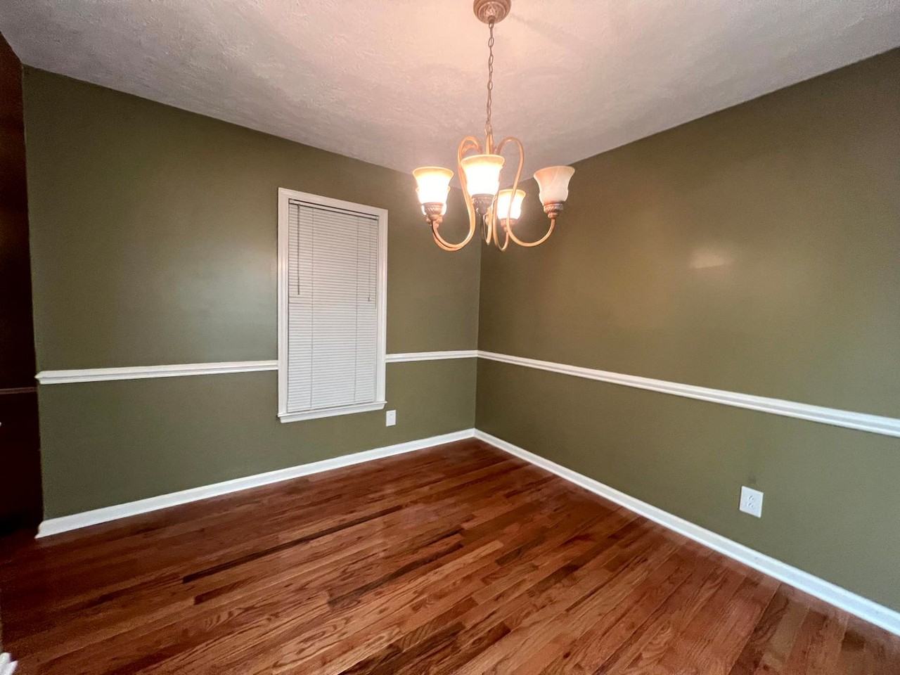 425 Abbottswood Dr - Photo 2 of 24