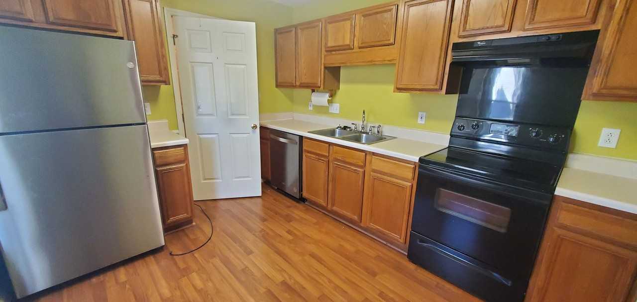 425 Abbottswood Dr - Photo 3 of 24
