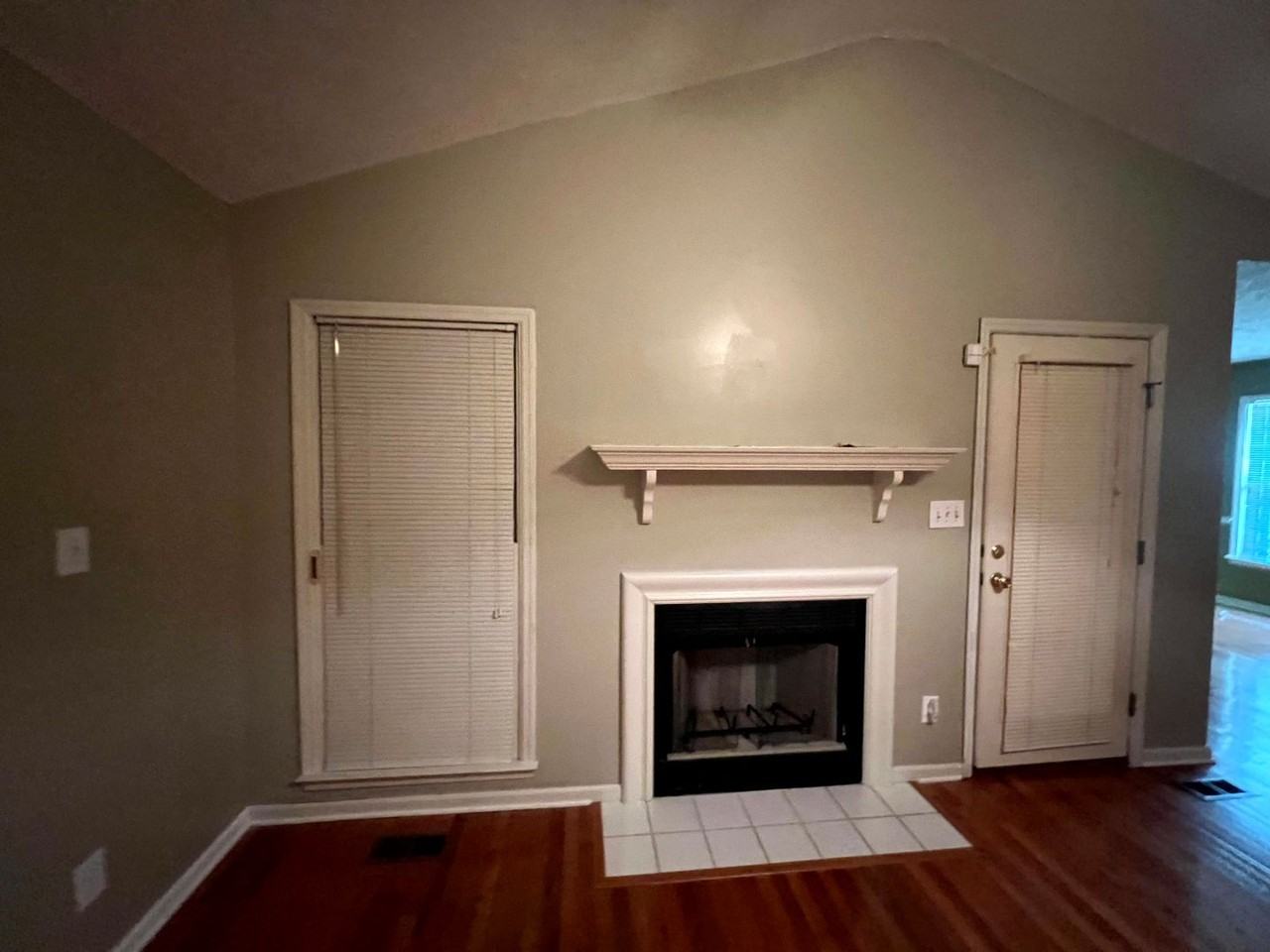 425 Abbottswood Dr - Photo 4 of 24