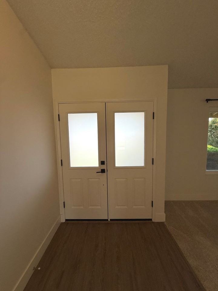 1406 Oak Knoll Rd - Photo 4 of 48