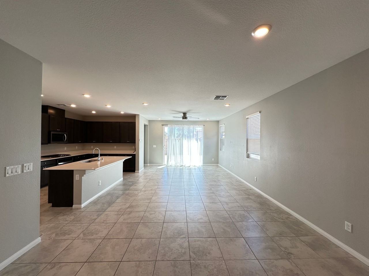 6028 Neptuno St - Photo 3 of 20