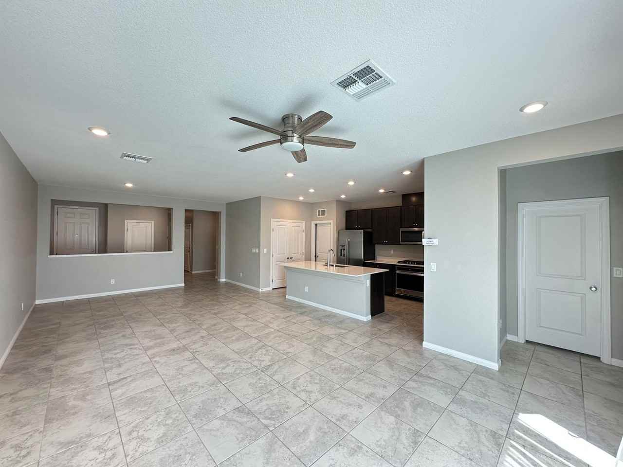 6028 Neptuno St - Photo 5 of 20