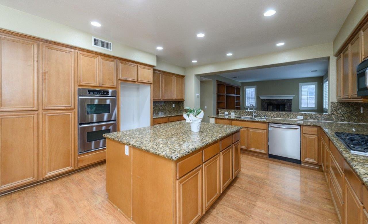 14443 Gannet St - Photo 2 of 50