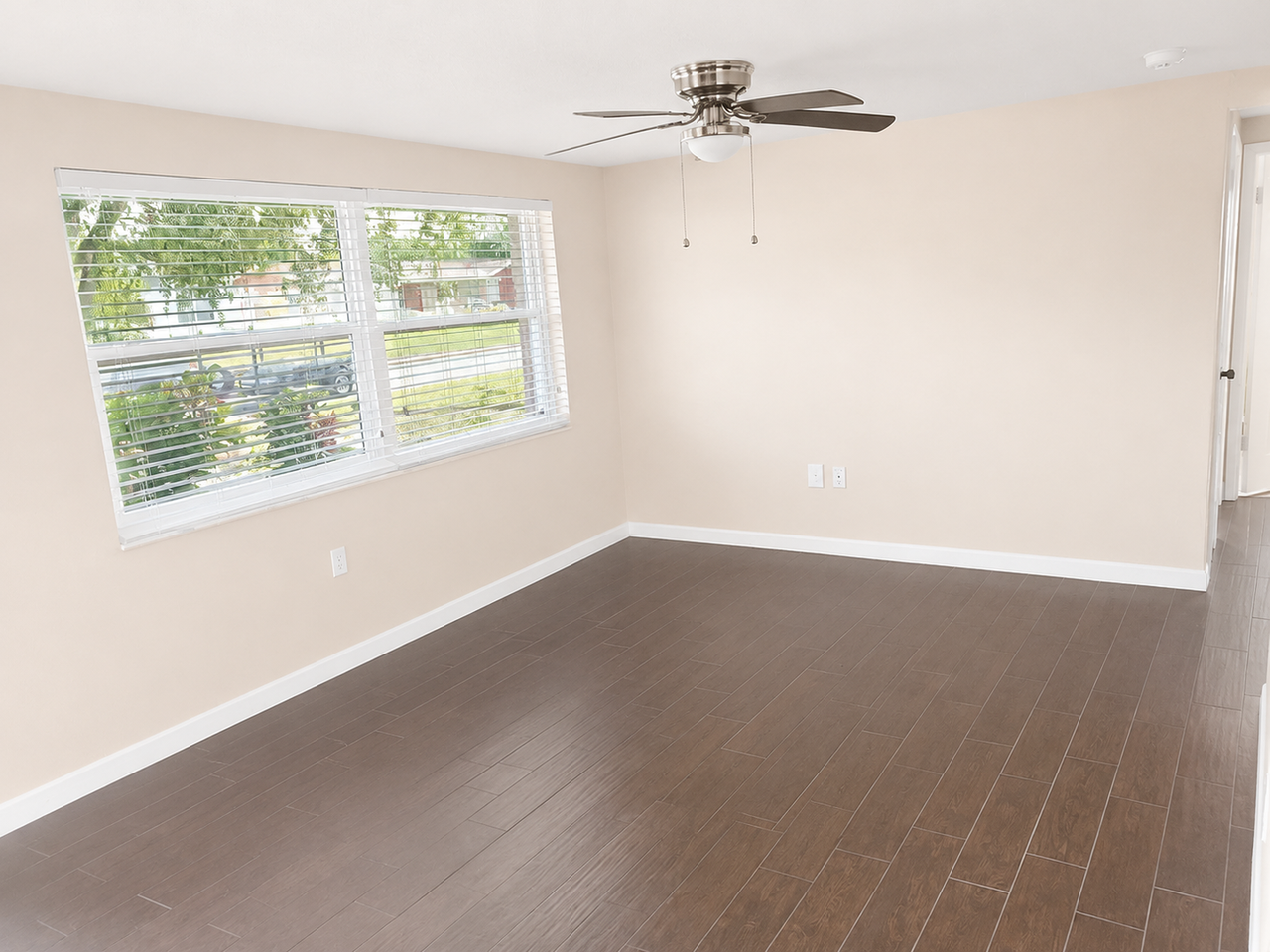 10801 Oldham Rd - Photo 3 of 17
