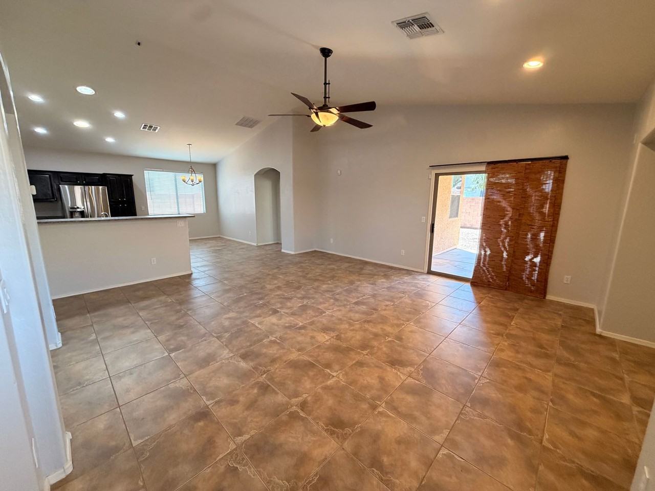17057 W Manchester Dr - Photo 2 of 25