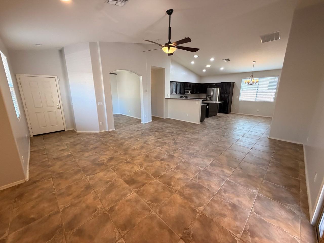 17057 W Manchester Dr - Photo 3 of 25