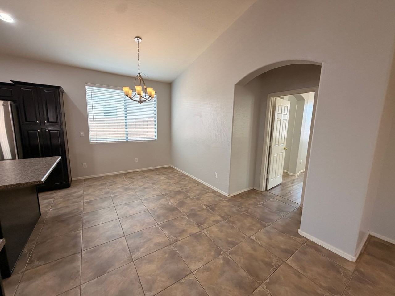 17057 W Manchester Dr - Photo 7 of 25