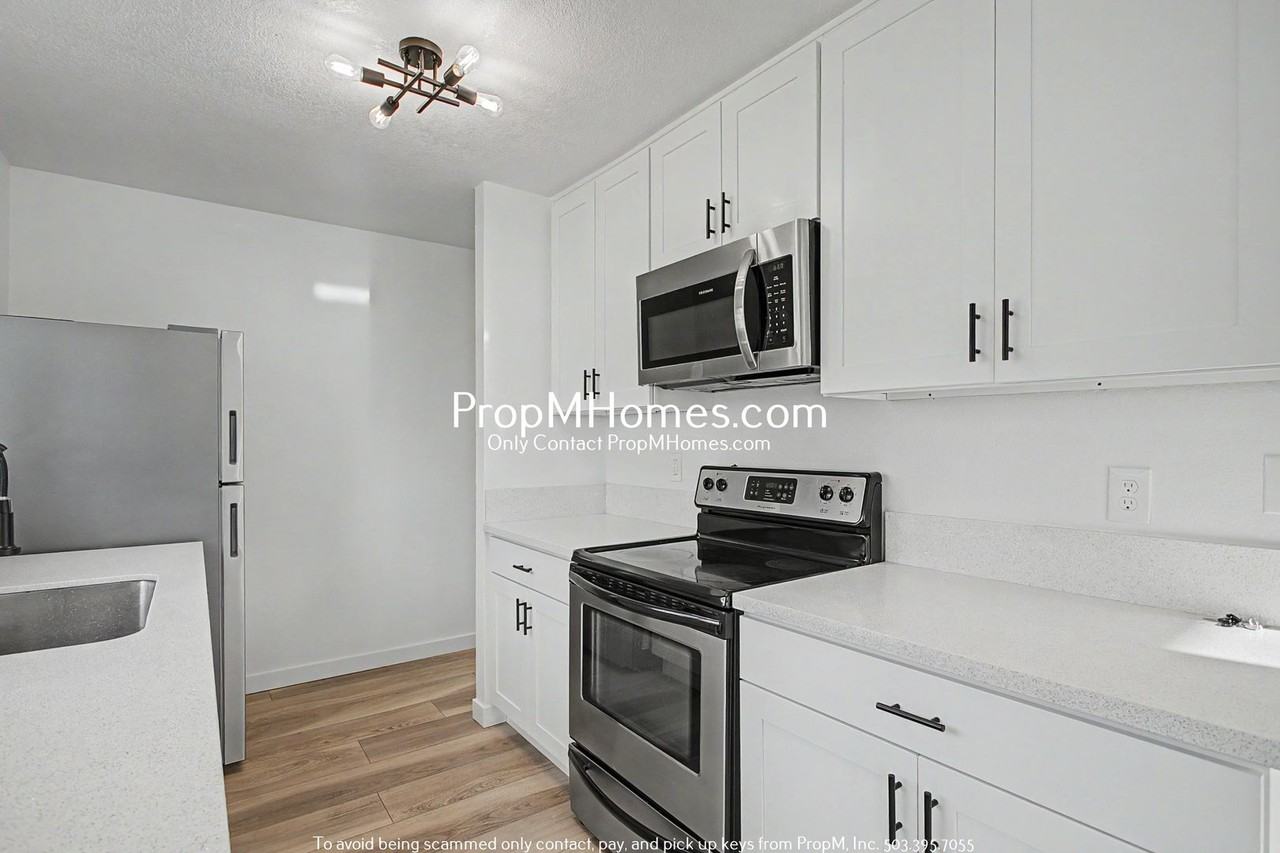 7032 N Burlington Ave - Photo 6 of 22