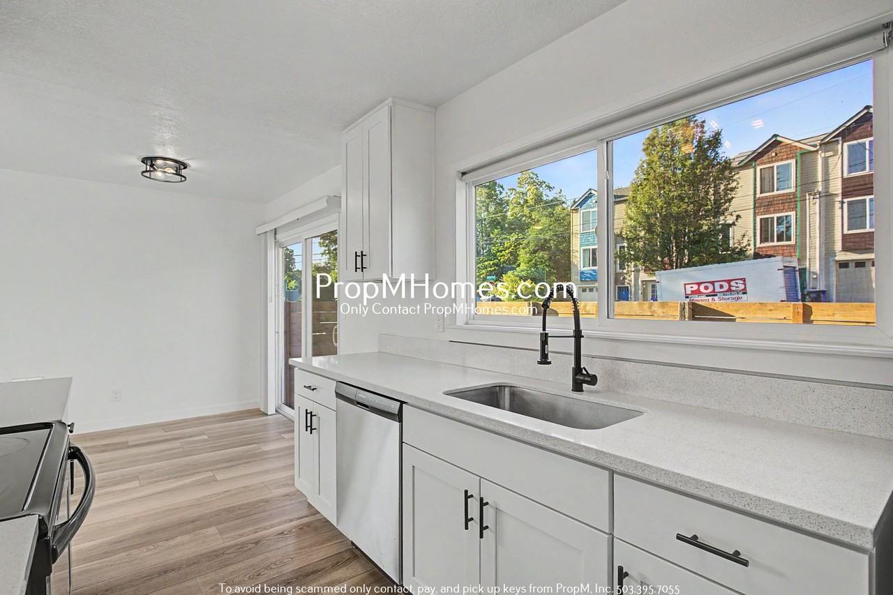 7032 N Burlington Ave - Photo 7 of 22