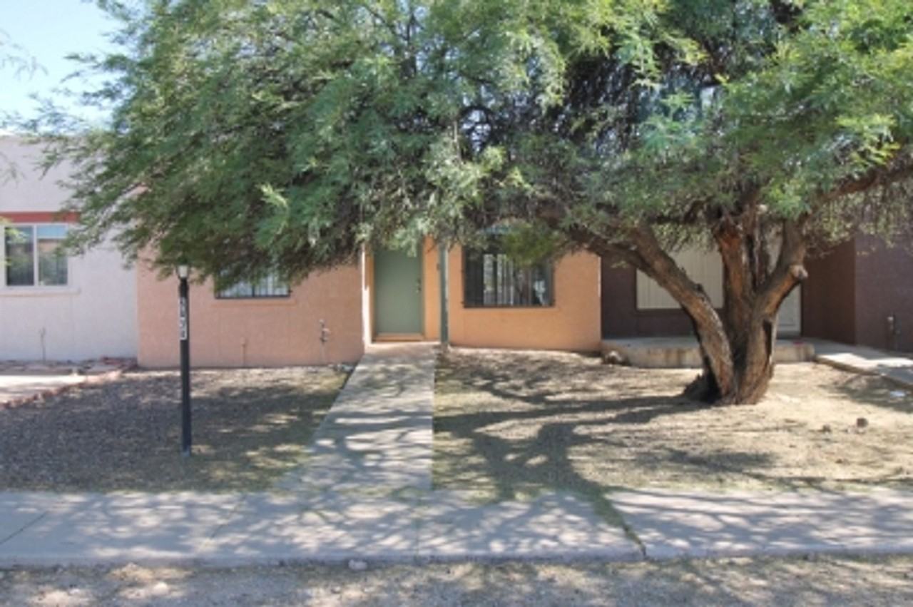 8838 E Arbor St - Photo 3 of 41