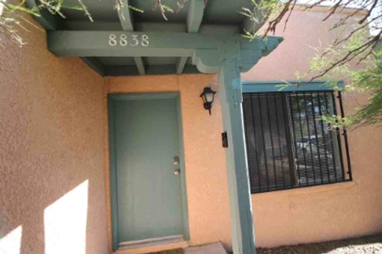 8838 E Arbor St - Photo 5 of 41