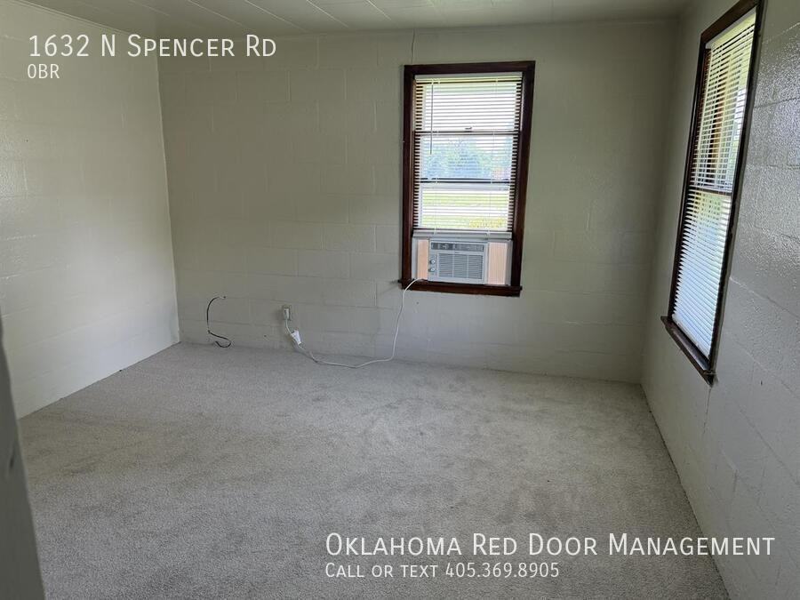 1632 N Spencer Rd - Photo 3 of 12