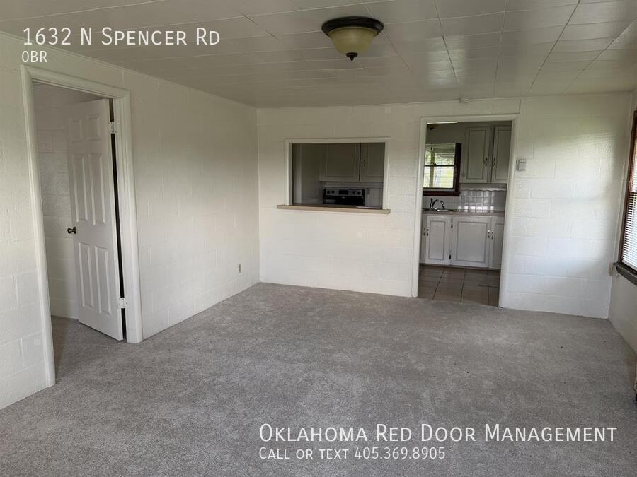 1632 N Spencer Rd - Photo 5 of 12