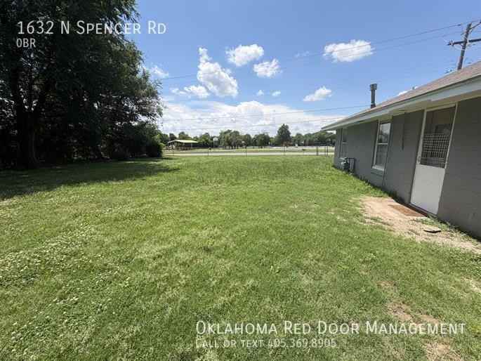 1632 N Spencer Rd - Photo 6 of 12